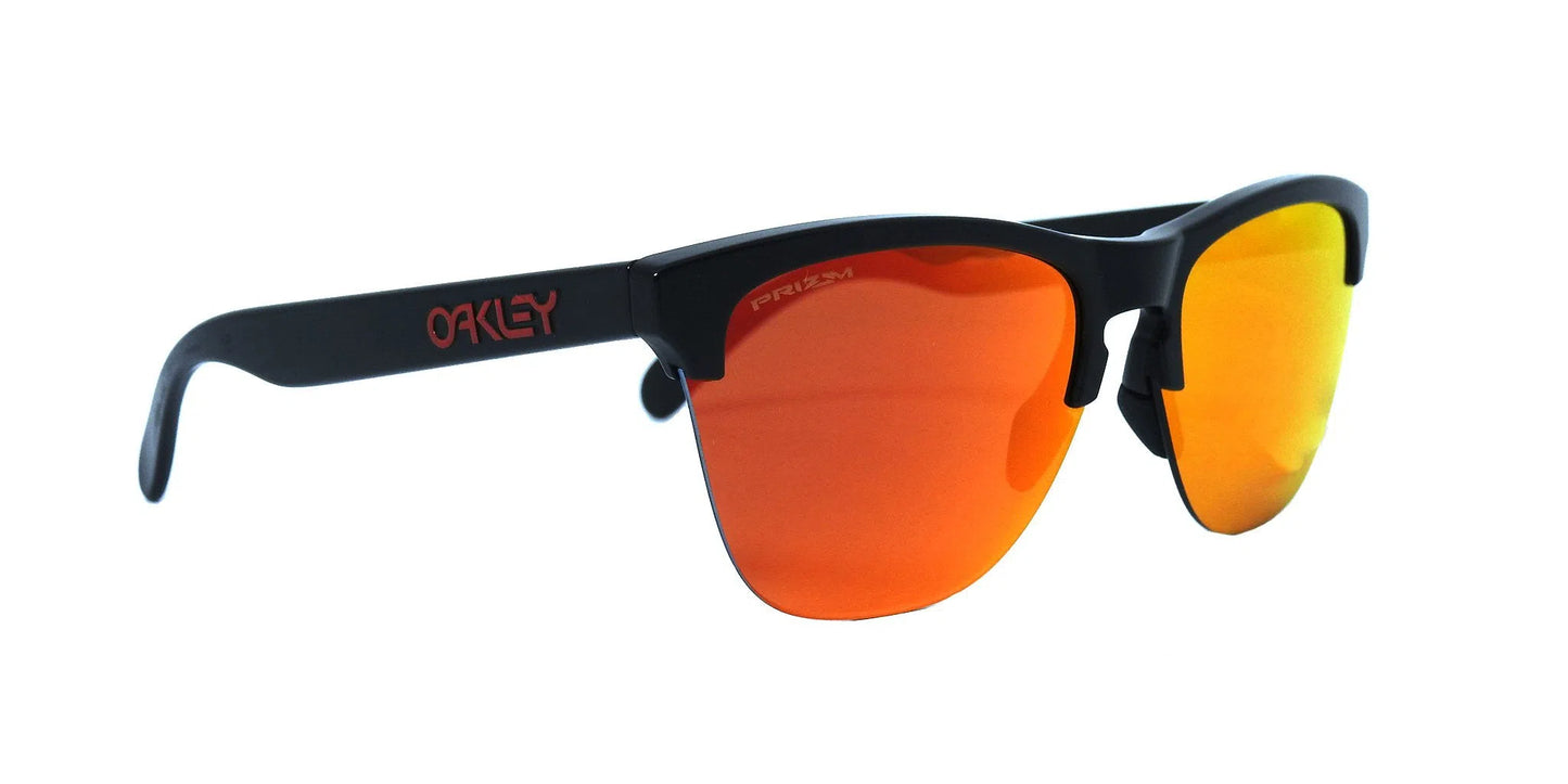 Lentes de Sol Oakley OO9374 Negro-Ópticas LUX, Ve Más Allá